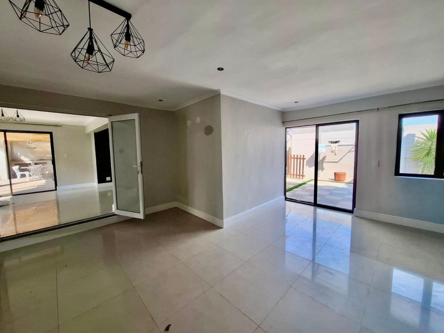 4 Bedroom Property for Sale in West Beach Western Cape